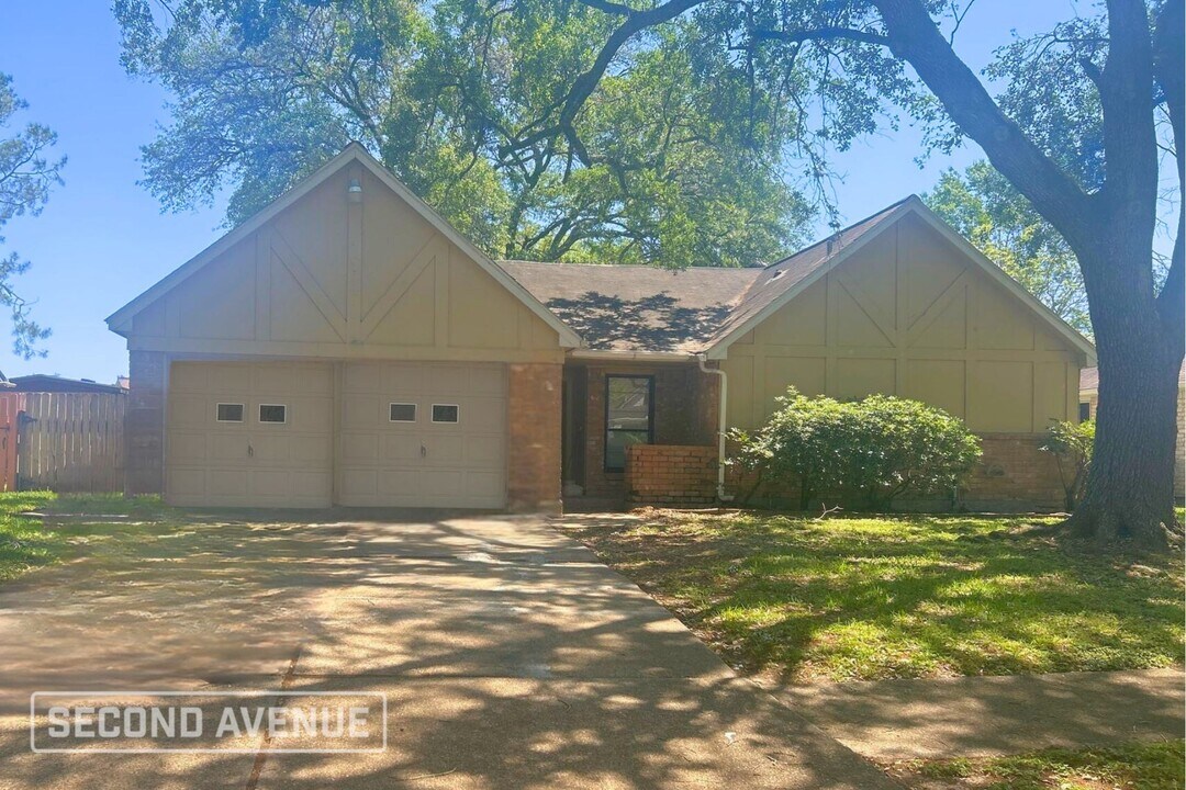 5119 Pennystone Way in Friendswood, TX - Building Photo