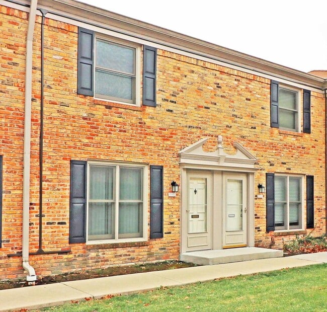 property at 1723 Sessions Walk
