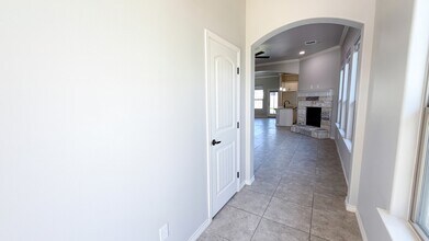 1617 Twin Falls Dr in Odessa, TX - Building Photo - Building Photo