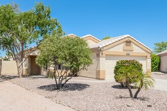 1906 S Valley Dr in Apache Junction, AZ - Building Photo - Building Photo