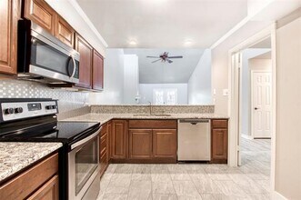 9616 Highland View Dr in Dallas, TX - Building Photo - Building Photo