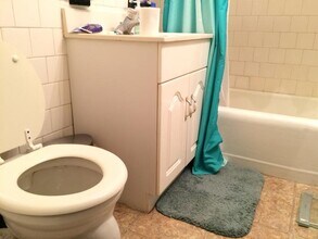 1570 Massachusetts Ave, Unit 7 in Cambridge, MA - Foto de edificio - Building Photo