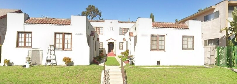 3917 Montclair St in Los Angeles, CA - Building Photo