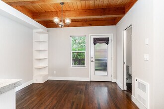 3008 NE 55th St in Seattle, WA - Building Photo - Building Photo