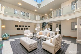 8850 Redmond Woodinville Rd NE, Unit #402 in Redmond, WA - Building Photo - Building Photo