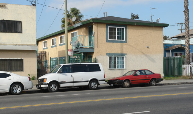 5611 Main St in Los Angeles, CA - Building Photo - Building Photo