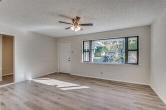 1935 Utica Dr in Dallas, TX - Building Photo - Building Photo