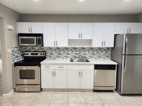1806 SW 97th Ave in Miramar, FL - Building Photo - Building Photo