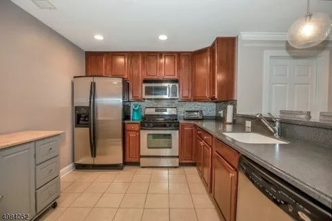 1114 Peer Pl, Unit Bright Two Bedroom Condo in Denville, NJ - Building Photo - Building Photo