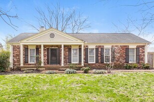 7820 Saundersville Rd in Mount Juliet, TN - Building Photo