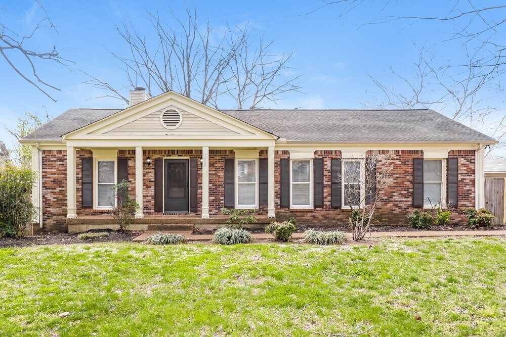 7820 Saundersville Rd in Mount Juliet, TN - Building Photo