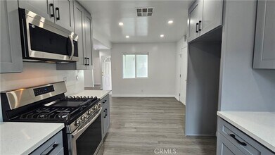 16245 Londelius St in Los Angeles, CA - Building Photo - Building Photo