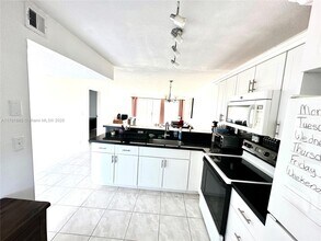 8300 Sands Point Blvd in Tamarac, FL - Building Photo - Building Photo