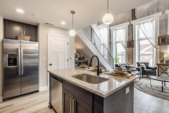 108 W Main St, Unit A in Thorntown, IN - Foto de edificio - Building Photo