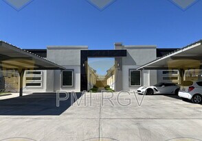 805 W Garrison Dr in Pharr, TX - Building Photo