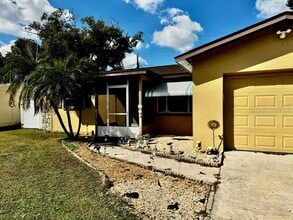 1155 San Remo Dr in Largo, FL - Building Photo - Building Photo