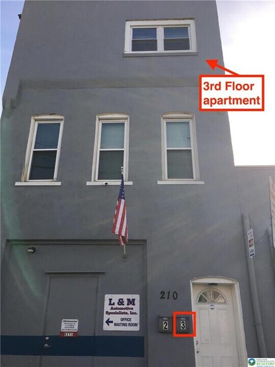 210 W Gordon St in Allentown, PA - Building Photo