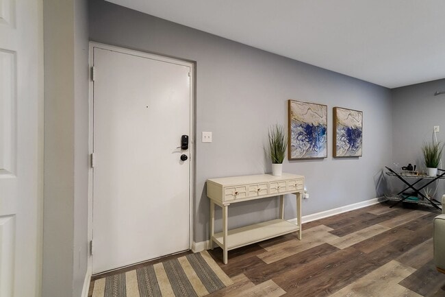 801 Delta Ave in Cincinnati, OH - Building Photo - Building Photo