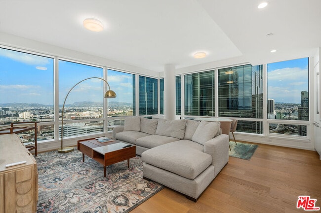 property at 877 Francisco St