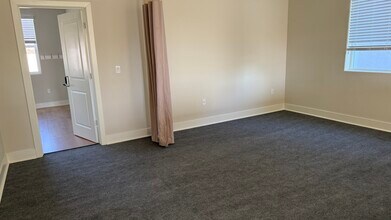 829 Bamboo Dr in Brentwood, CA - Foto de edificio - Building Photo