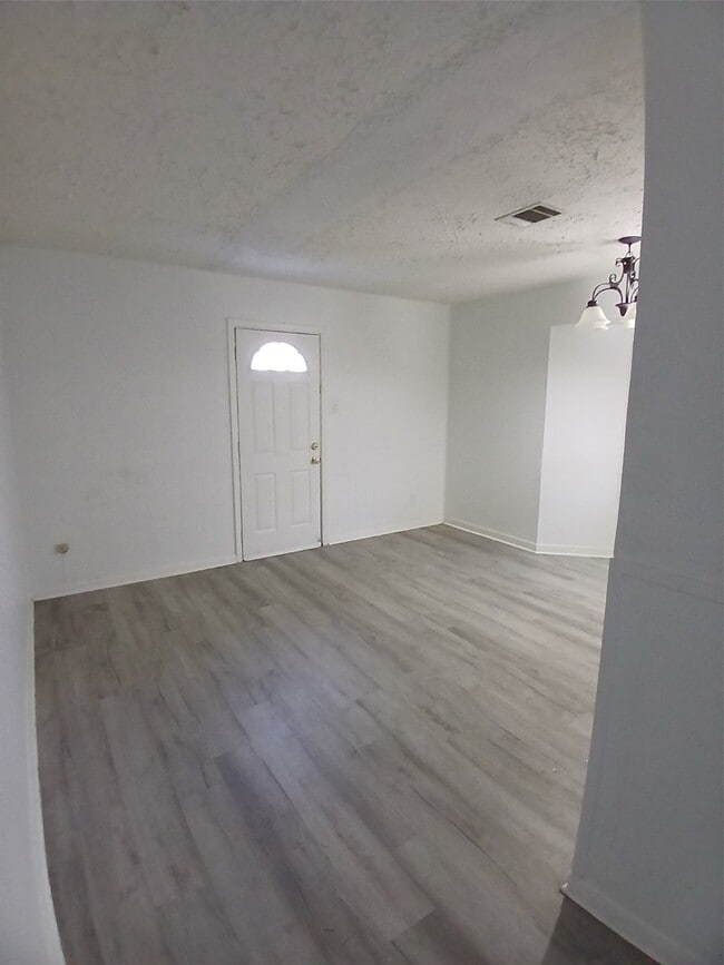 121 Roy St in Magnolia, TX - Building Photo - Building Photo
