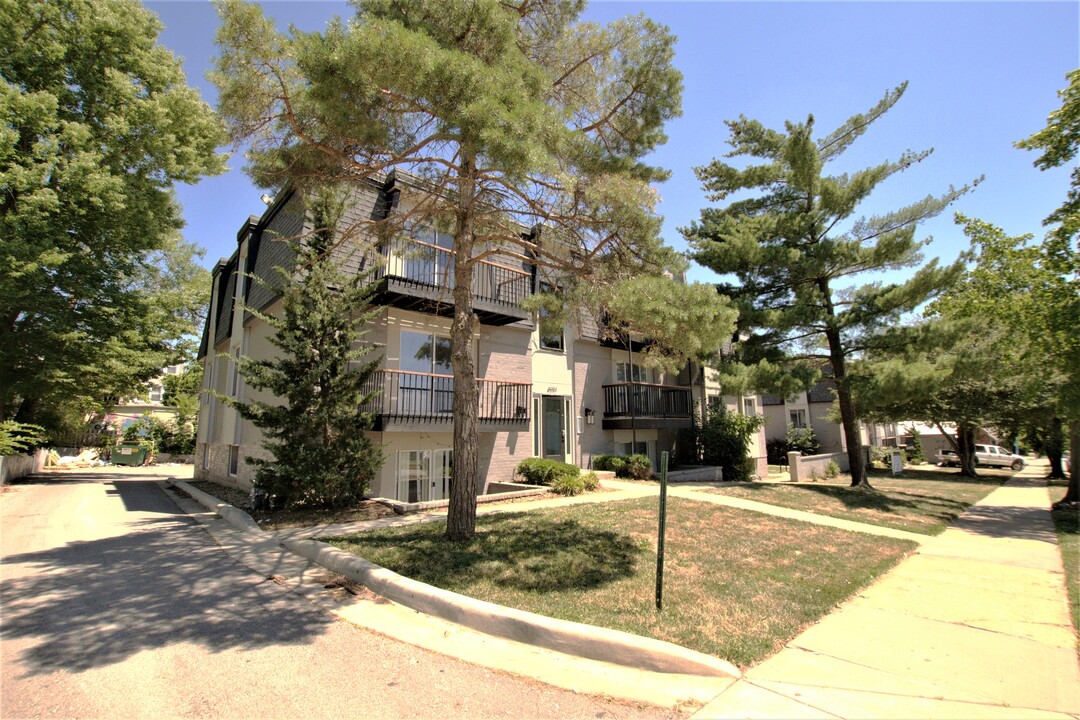 Flats at Walnut in Kansas City, MO - Building Photo