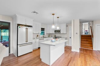 324 Thorpe Ave in Meriden, CT - Building Photo - Building Photo