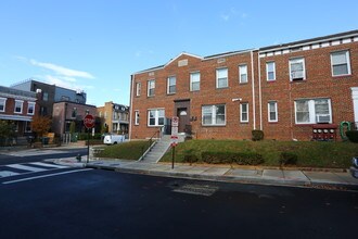 453 Manor Pl NW in Washington, DC - Building Photo - Building Photo
