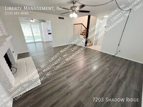 7203 Shadow Ridge in San Antonio, TX - Building Photo - Building Photo