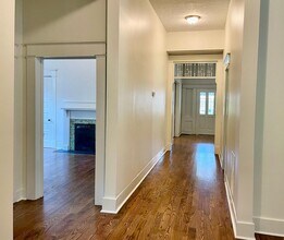 670 Grady Pl SW in Atlanta, GA - Foto de edificio - Building Photo