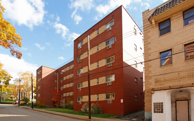 Woodside Apartments in Pittsburgh, PA - Building Photo - Building Photo