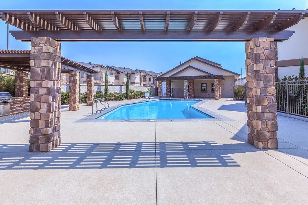 Sablewood Gardens Apartments in Bakersfield, CA - Building Photo