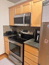 320 Zillah Pl SE in Renton, WA - Building Photo - Building Photo