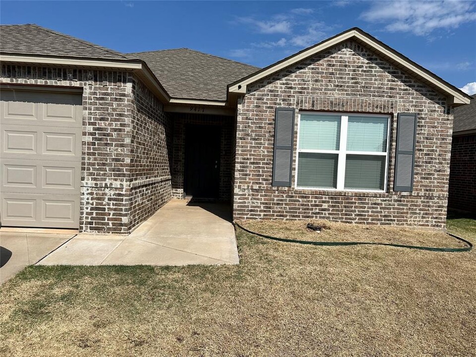 9417 NW 122ND TER in Yukon, OK - Foto de edificio