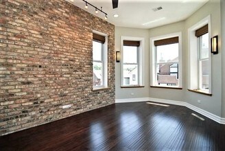 1744 W Augusta Blvd in Chicago, IL - Building Photo - Building Photo