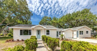 14744 Sunset Dr in Largo, FL - Building Photo