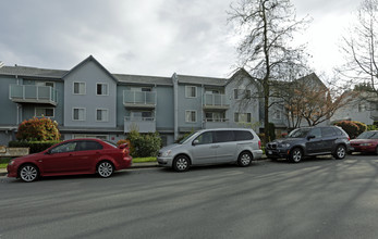 Sunset Heights Co-Op in Burnaby, BC - Building Photo - Building Photo