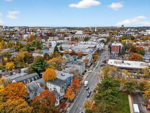 1576 Cambridge St, Unit 1 in Cambridge, MA - Foto de edificio - Building Photo