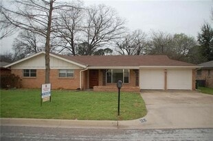 1133 Valley View Dr in Hurst, TX - Building Photo