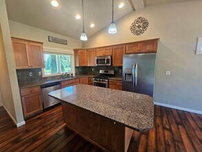 928 W Stirlingview Dr in Spokane, WA - Building Photo - Building Photo