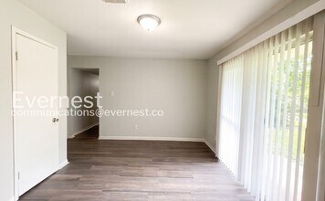 12318 Astoria Blvd in Houston, TX - Building Photo - Building Photo