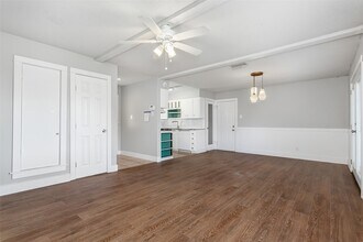 2121 Travis Dr in Carrollton, TX - Building Photo - Building Photo