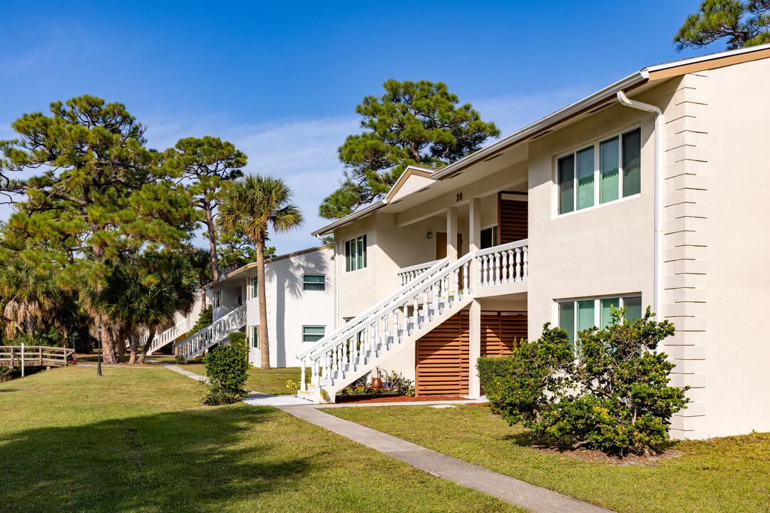 Pines Resort & Apartments in Indian Harbour Beach, FL - Building Photo