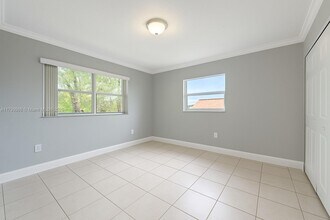 5150 W 12th Ave in Hialeah, FL - Building Photo - Building Photo