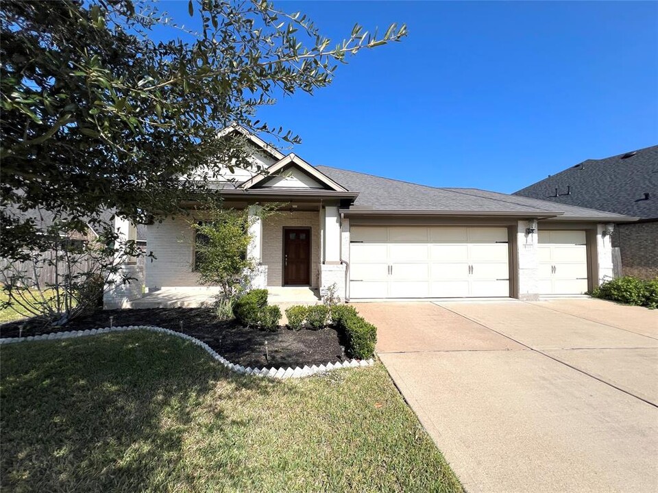 19418 Cannon Hills Ln in Richmond, TX - Building Photo