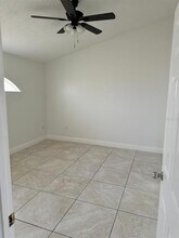 654 Eagle Pointe S in Kissimmee, FL - Building Photo - Building Photo