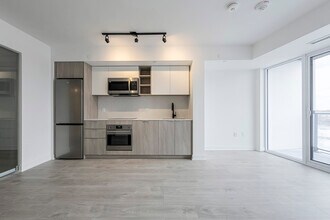 36-536 Zorra St in Toronto, ON - Building Photo - Building Photo