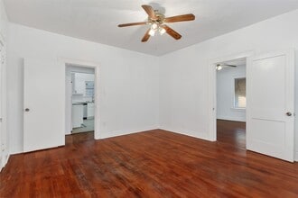 5708 Live Oak St in Dallas, TX - Foto de edificio - Building Photo