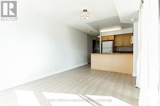 30-2030 Grand Trunk Crescent in Toronto, ON - Building Photo - Building Photo