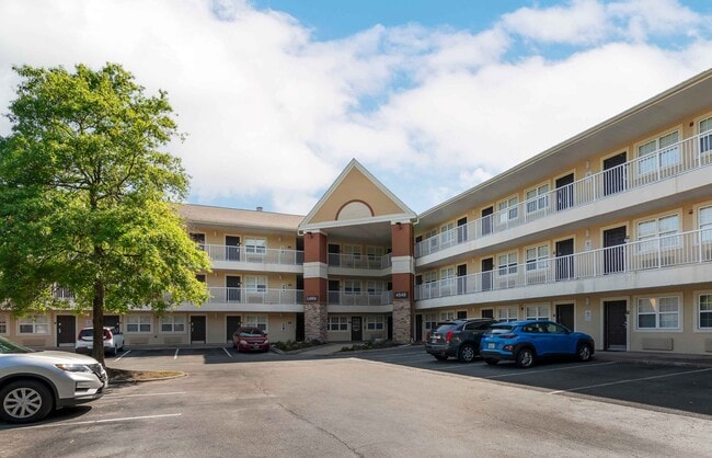 Furnished Studio-Virginia Beach - Independ in Virginia Beach, VA - Foto de edificio - Building Photo